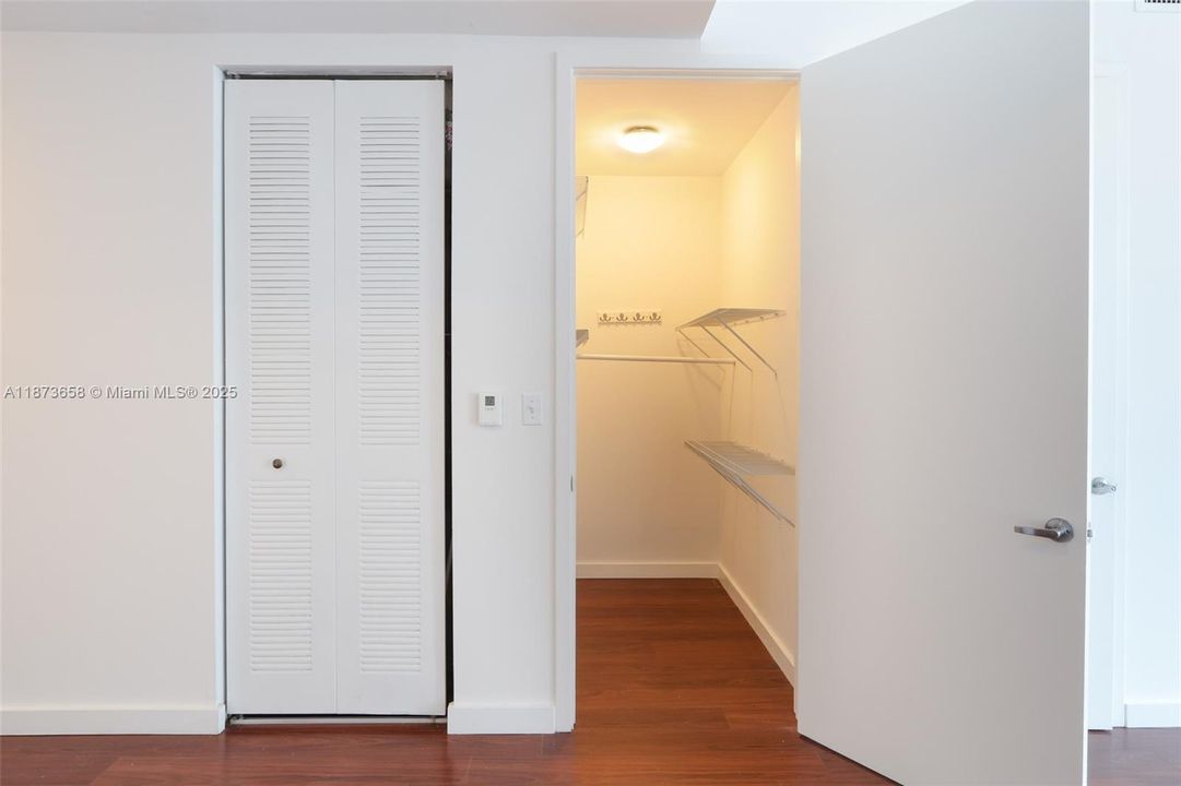 For Sale: $315,000 (0 beds, 1 baths, 577 Square Feet)