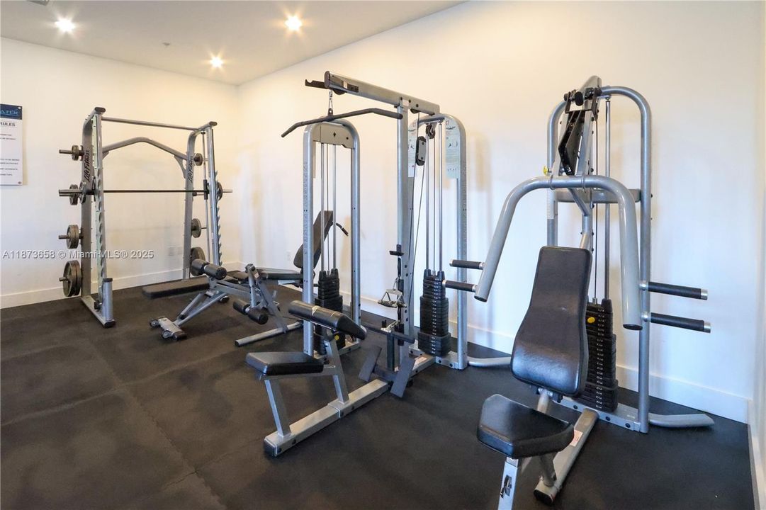 For Sale: $315,000 (0 beds, 1 baths, 577 Square Feet)