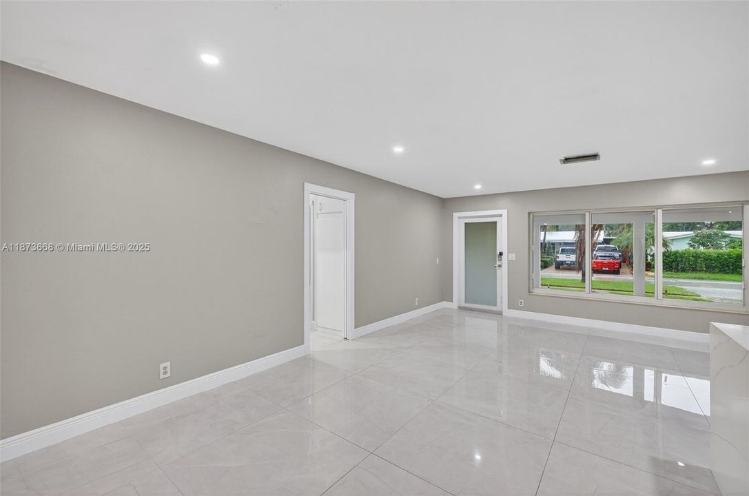 Active With Contract: $4,800 (3 beds, 2 baths, 1720 Square Feet)
