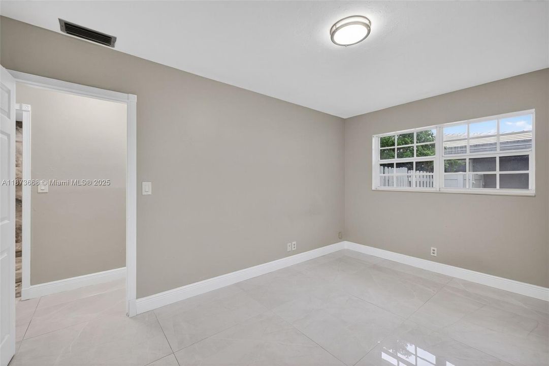 Active With Contract: $4,800 (3 beds, 2 baths, 1720 Square Feet)