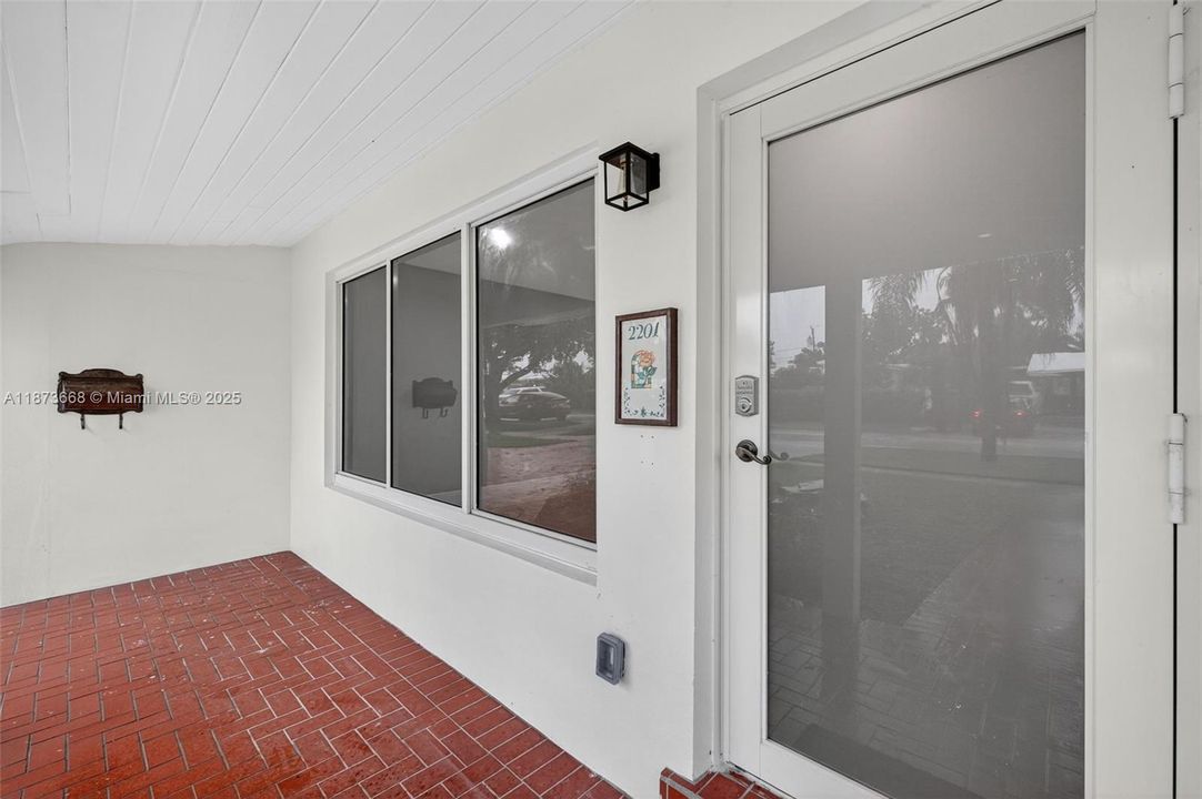 Active With Contract: $4,800 (3 beds, 2 baths, 1720 Square Feet)