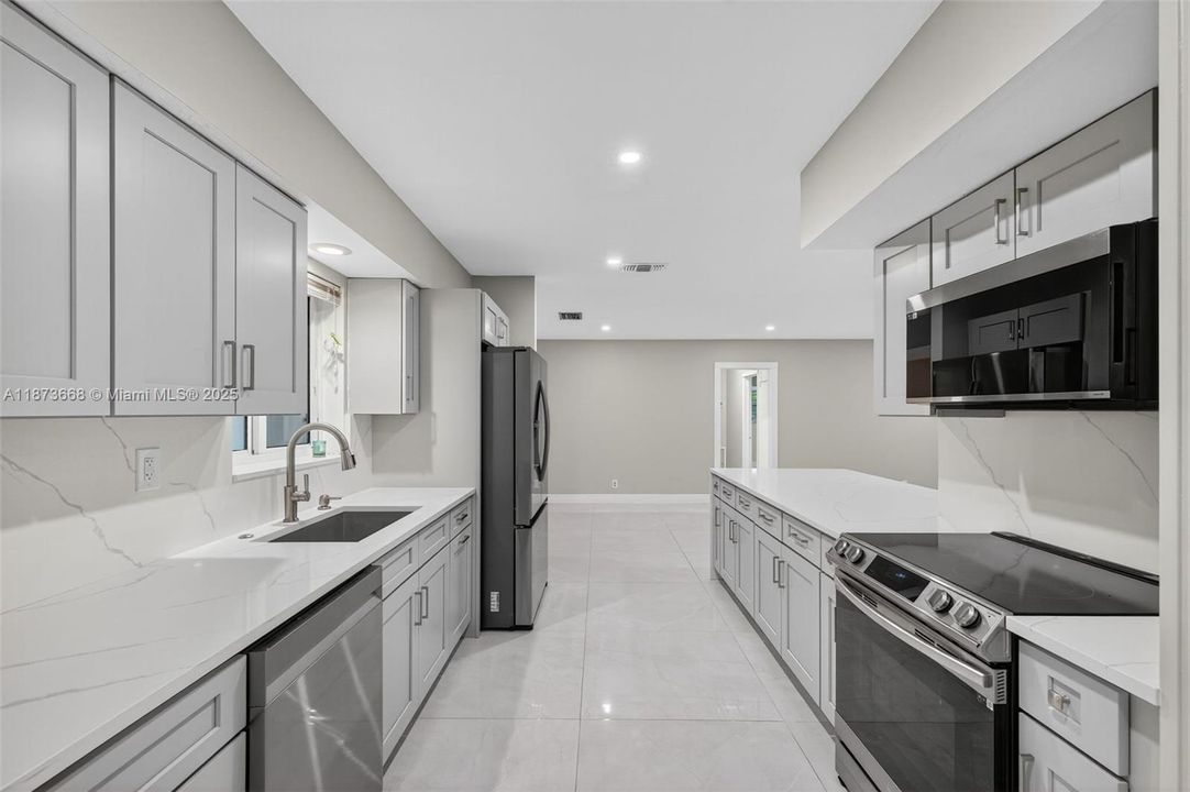 Active With Contract: $4,800 (3 beds, 2 baths, 1720 Square Feet)