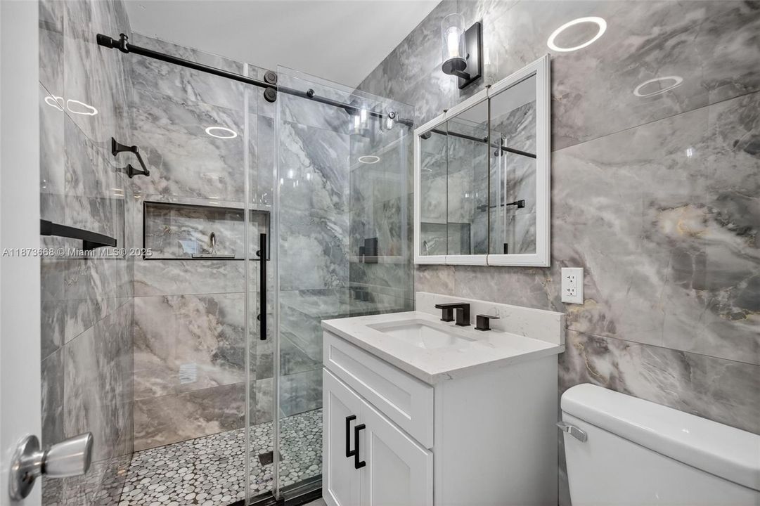 Active With Contract: $4,800 (3 beds, 2 baths, 1720 Square Feet)