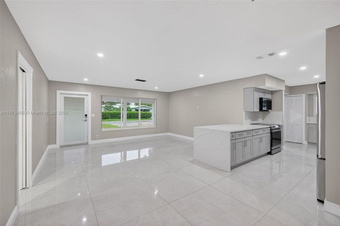 Active With Contract: $4,800 (3 beds, 2 baths, 1720 Square Feet)