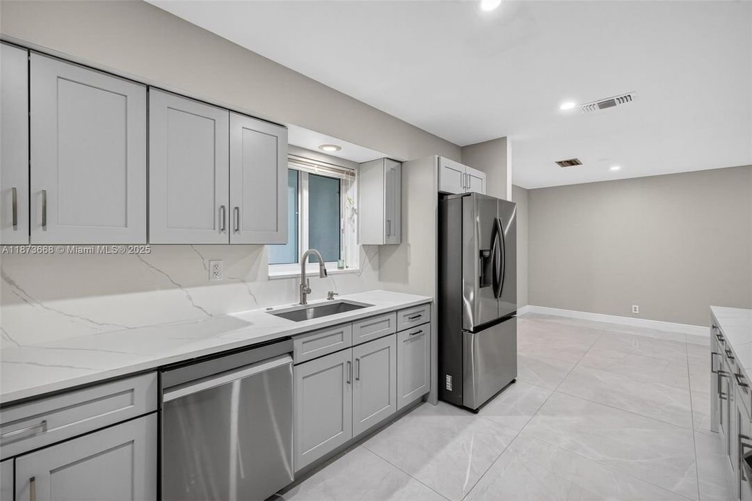 Active With Contract: $4,800 (3 beds, 2 baths, 1720 Square Feet)