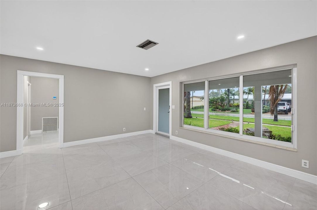 Active With Contract: $4,800 (3 beds, 2 baths, 1720 Square Feet)