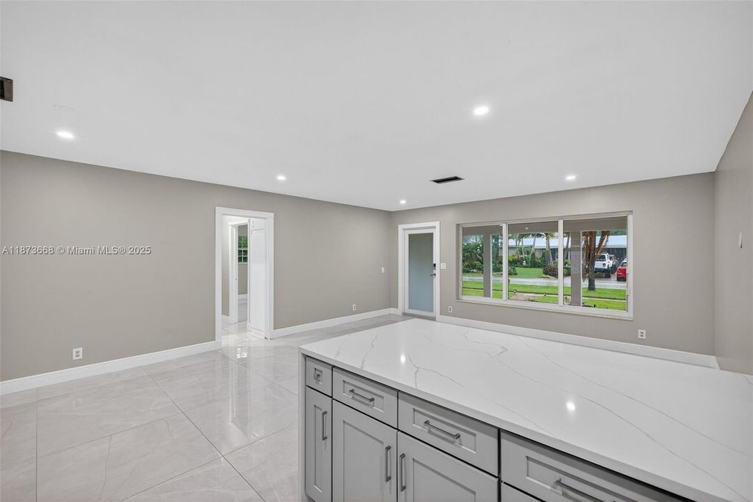 Active With Contract: $4,800 (3 beds, 2 baths, 1720 Square Feet)