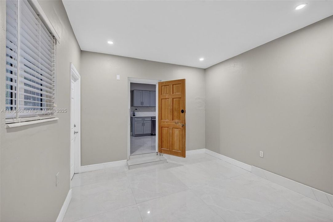 Active With Contract: $4,800 (3 beds, 2 baths, 1720 Square Feet)
