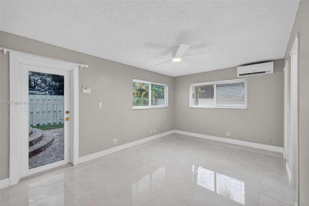 Active With Contract: $4,800 (3 beds, 2 baths, 1720 Square Feet)