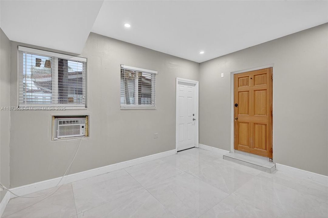 Active With Contract: $4,800 (3 beds, 2 baths, 1720 Square Feet)