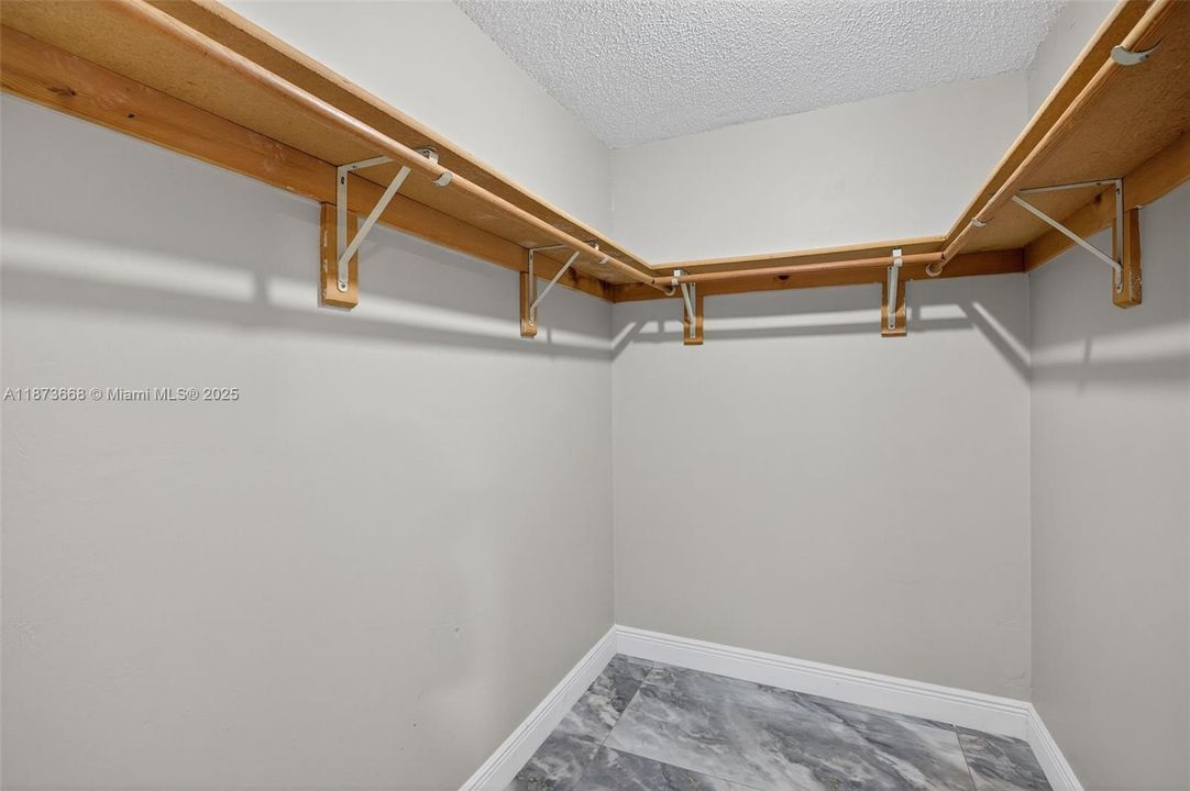 Active With Contract: $4,800 (3 beds, 2 baths, 1720 Square Feet)