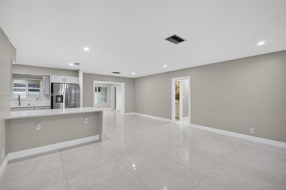 Active With Contract: $4,800 (3 beds, 2 baths, 1720 Square Feet)