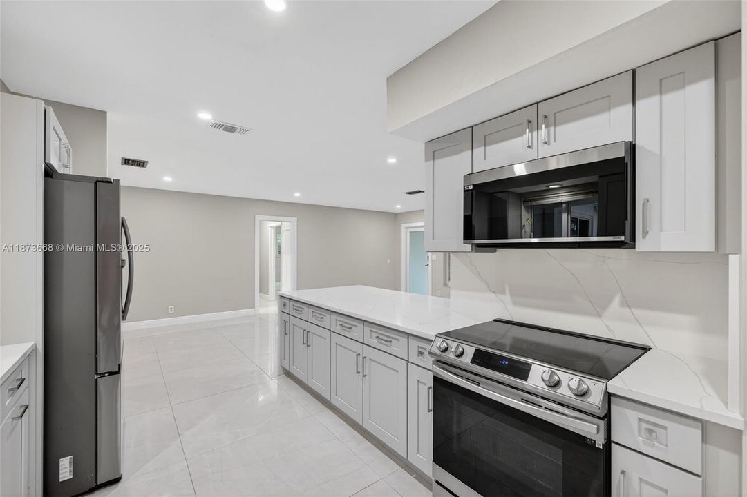 Active With Contract: $4,800 (3 beds, 2 baths, 1720 Square Feet)