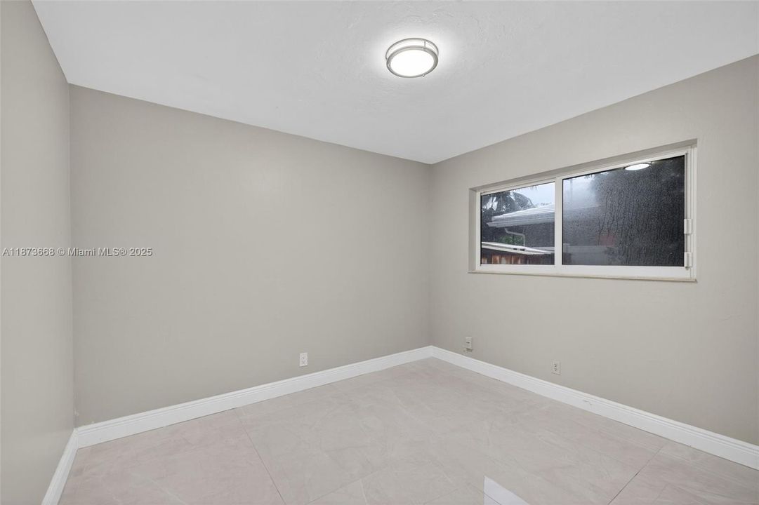 Active With Contract: $4,800 (3 beds, 2 baths, 1720 Square Feet)