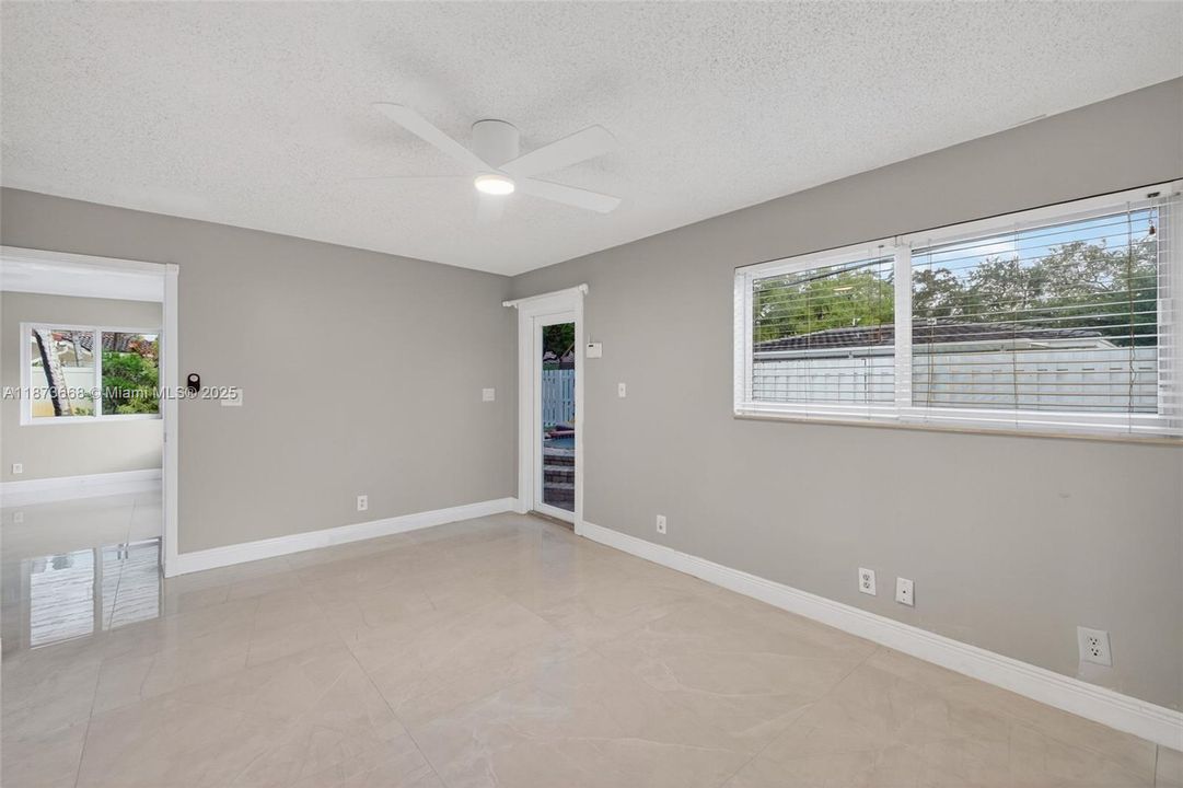 Active With Contract: $4,800 (3 beds, 2 baths, 1720 Square Feet)