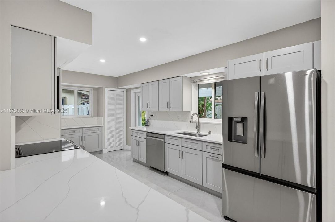 Active With Contract: $4,800 (3 beds, 2 baths, 1720 Square Feet)