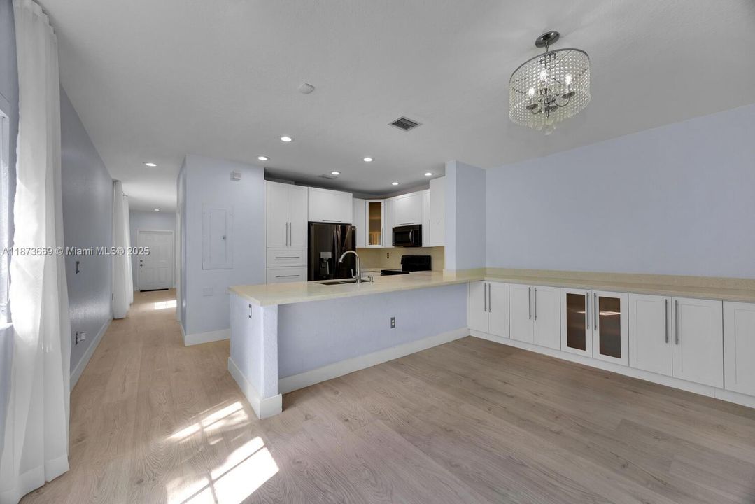 На продажу: $363,000 (2 спален, 2 ванн, 1450 Квадратных фут)