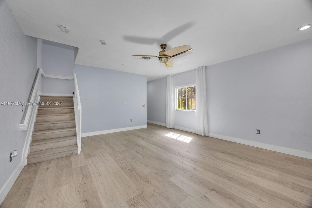 На продажу: $363,000 (2 спален, 2 ванн, 1450 Квадратных фут)