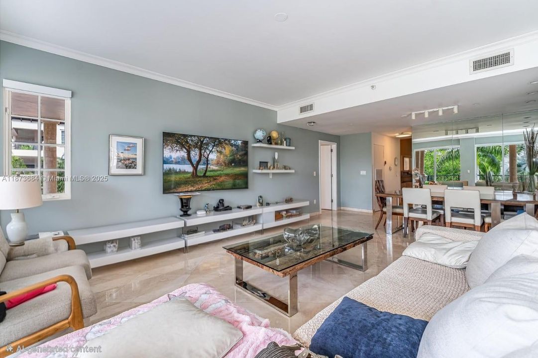 For Sale: $2,250,000 (2 beds, 2 baths, 1429 Square Feet)