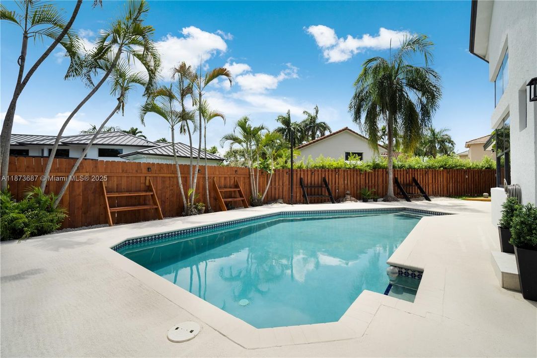 Recently Sold: $1,150,000 (4 beds, 3 baths, 2287 Square Feet)