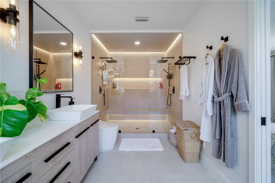 Recently Sold: $1,150,000 (4 beds, 3 baths, 2287 Square Feet)