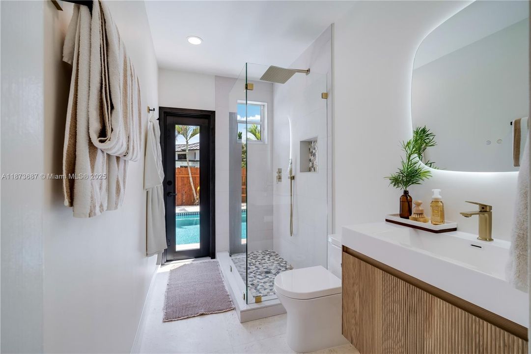 Recently Sold: $1,150,000 (4 beds, 3 baths, 2287 Square Feet)