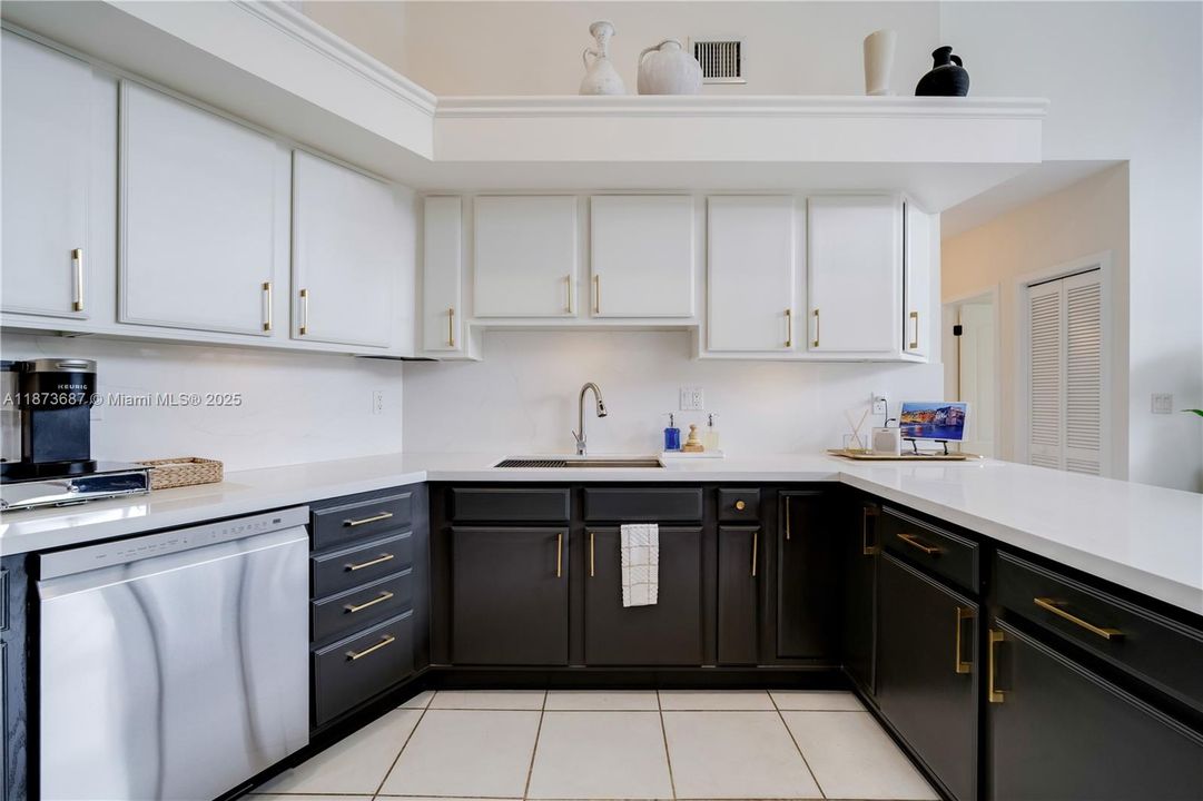 Recently Sold: $1,150,000 (4 beds, 3 baths, 2287 Square Feet)