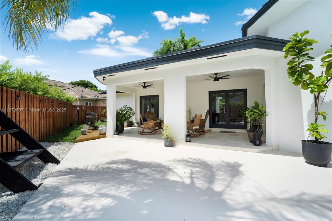 Recently Sold: $1,150,000 (4 beds, 3 baths, 2287 Square Feet)