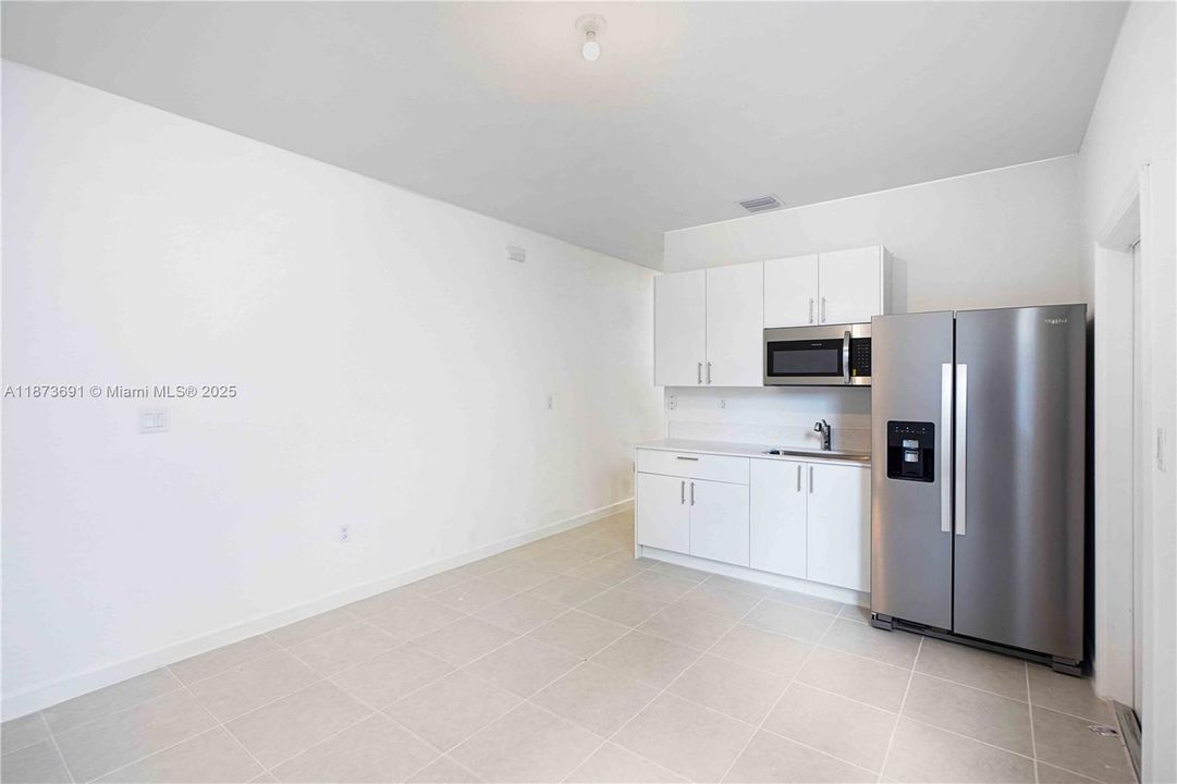 For Rent: $1,600 (1 beds, 1 baths, 0 Square Feet)