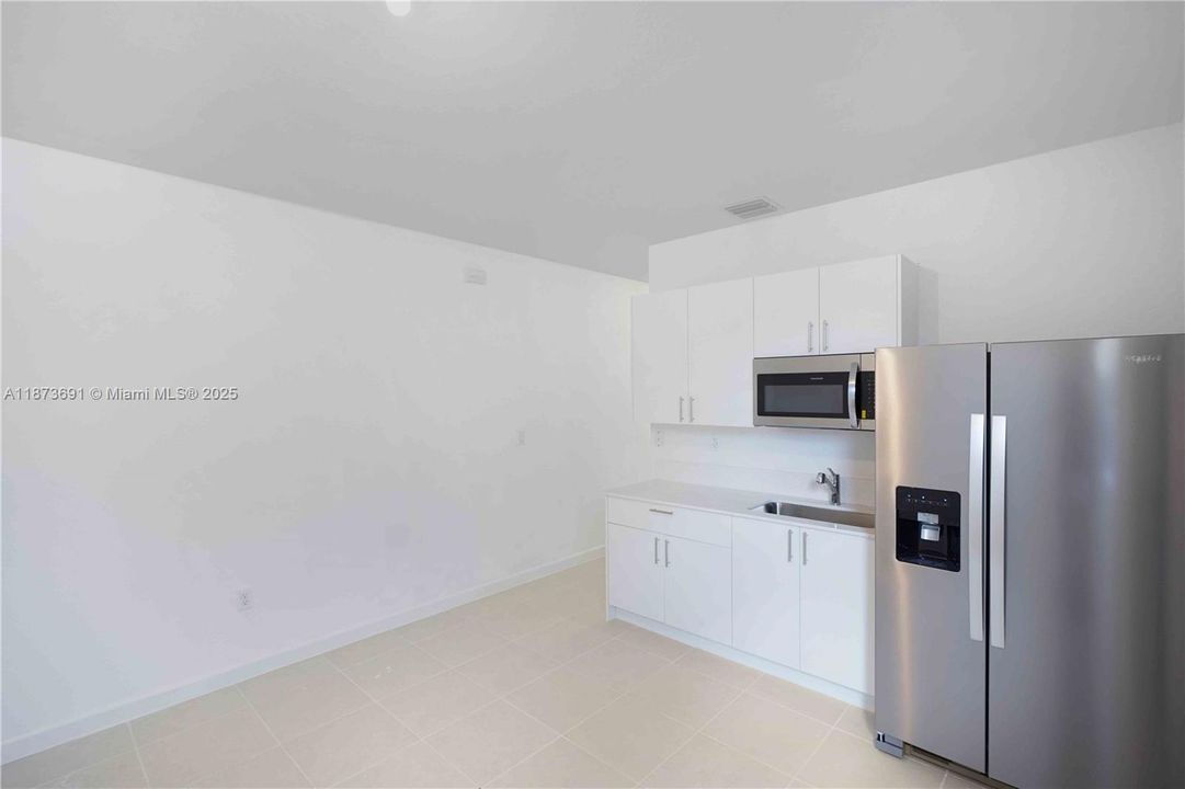 For Rent: $1,600 (1 beds, 1 baths, 0 Square Feet)