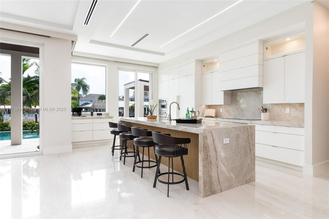 待售: $7,295,000 (5 贝兹, 6 浴室, 5487 平方英尺)