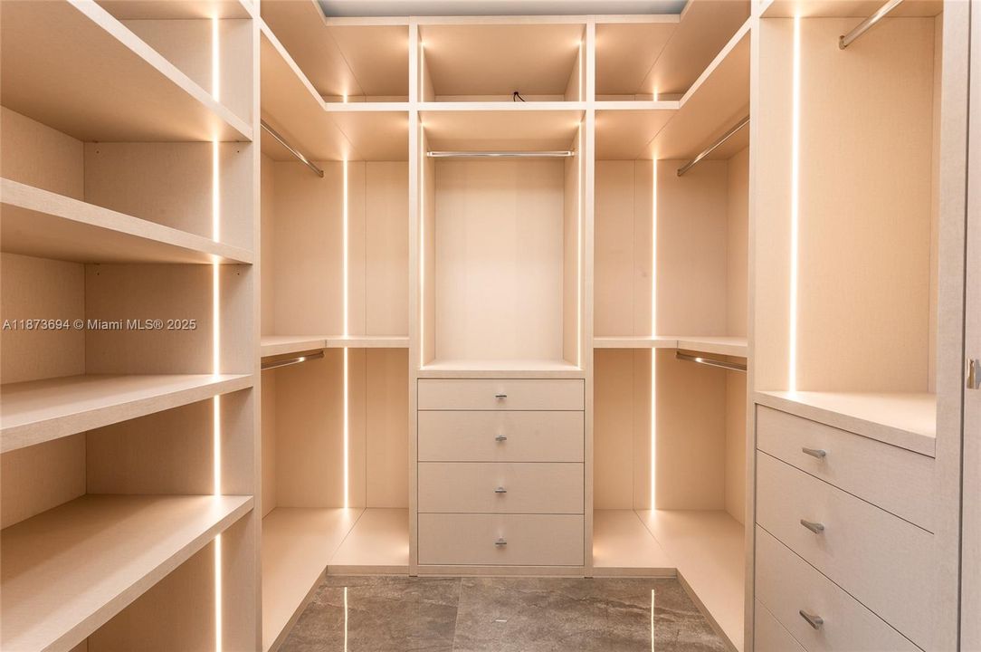 待售: $7,295,000 (5 贝兹, 6 浴室, 5487 平方英尺)