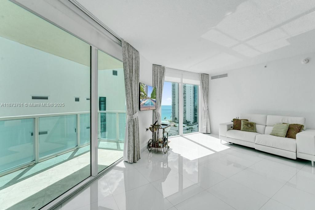 待售: $949,000 (3 贝兹, 2 浴室, 1458 平方英尺)