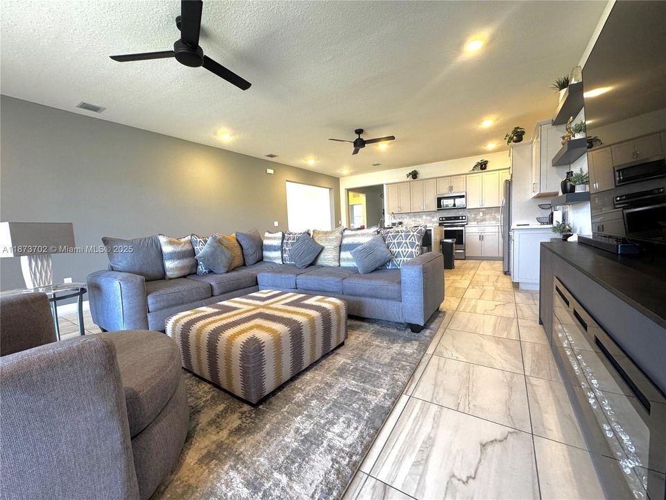 Active With Contract: $789,990 (4 beds, 3 baths, 2264 Square Feet)