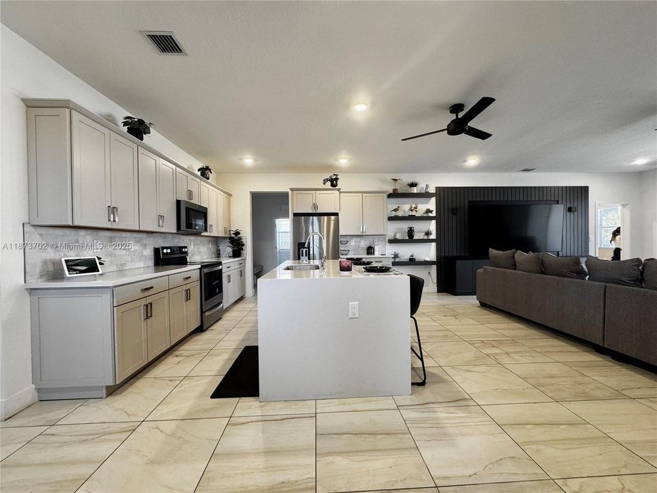 Active With Contract: $789,990 (4 beds, 3 baths, 2264 Square Feet)