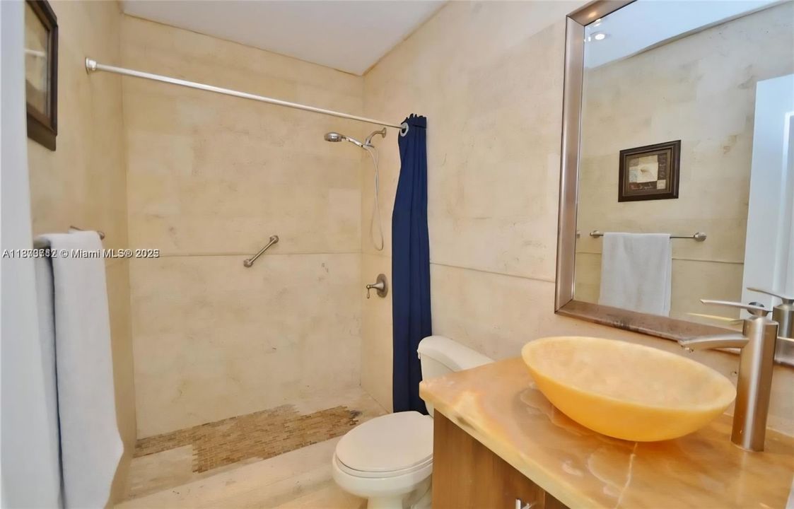 En Venta: $549,000 (3 camas, 2 baños, 1460 Pies cuadrados)