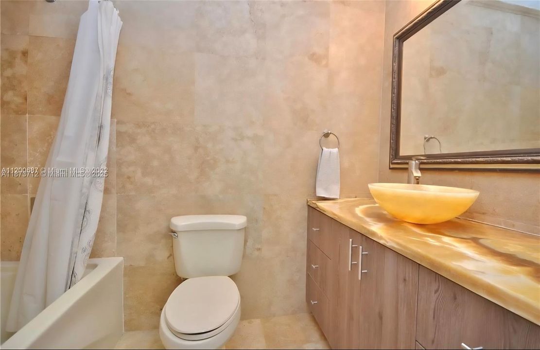 En Venta: $549,000 (3 camas, 2 baños, 1460 Pies cuadrados)