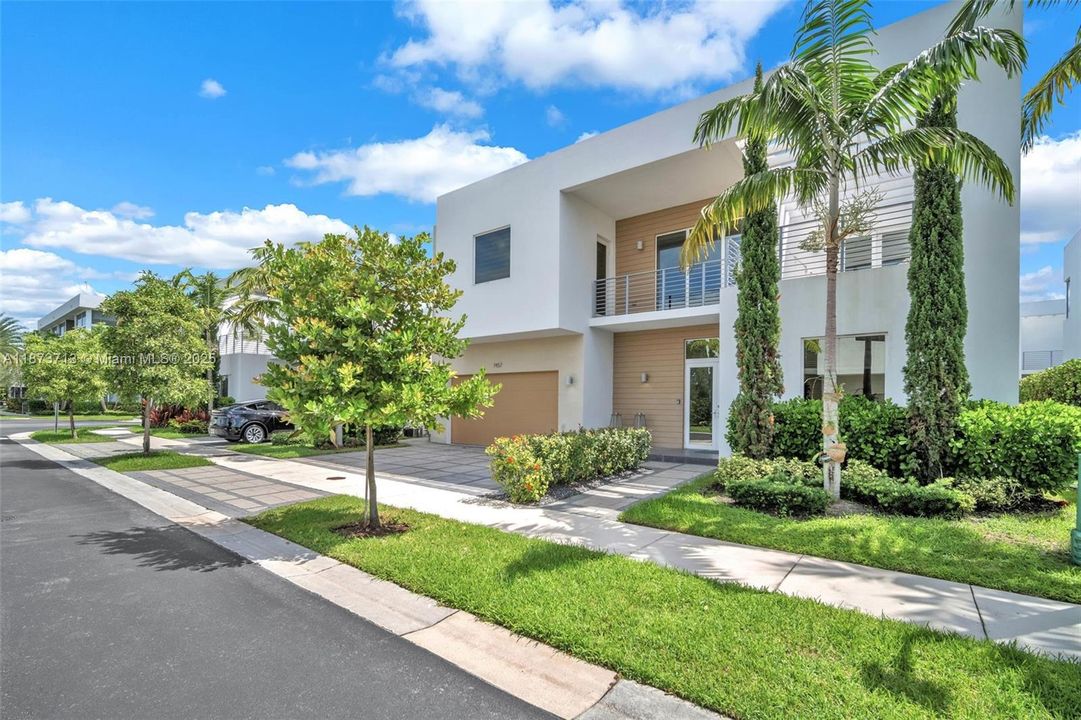 Active With Contract: $1,628,000 (5 beds, 5 baths, 3624 Square Feet)