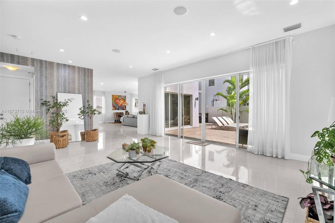 Active With Contract: $1,628,000 (5 beds, 5 baths, 3624 Square Feet)