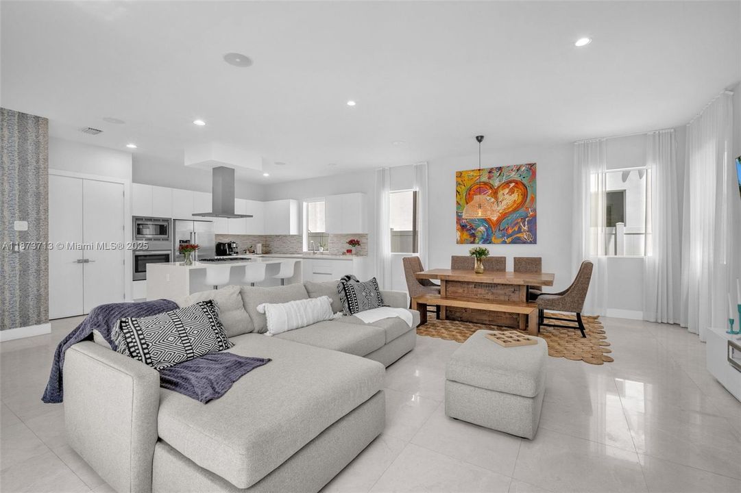 Active With Contract: $1,628,000 (5 beds, 5 baths, 3624 Square Feet)