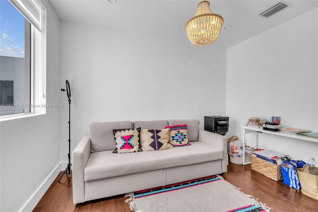 Active With Contract: $1,628,000 (5 beds, 5 baths, 3624 Square Feet)