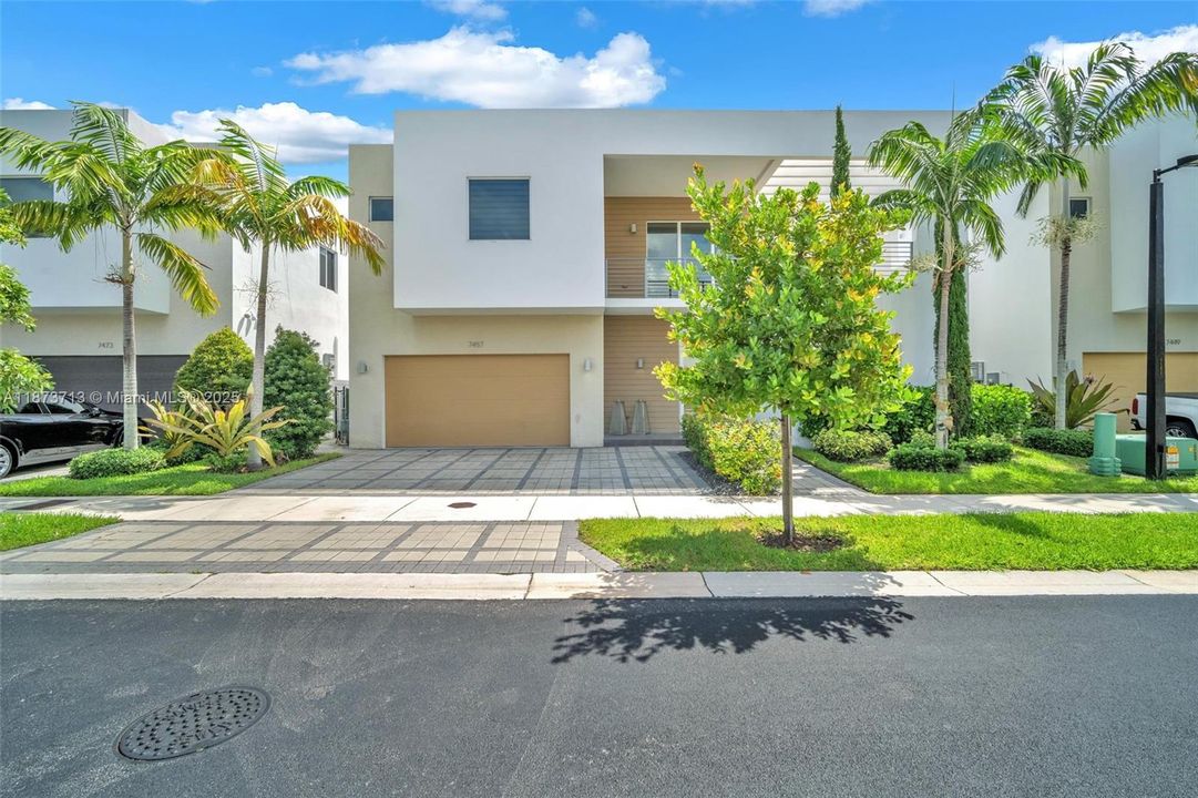 Active With Contract: $1,628,000 (5 beds, 5 baths, 3624 Square Feet)