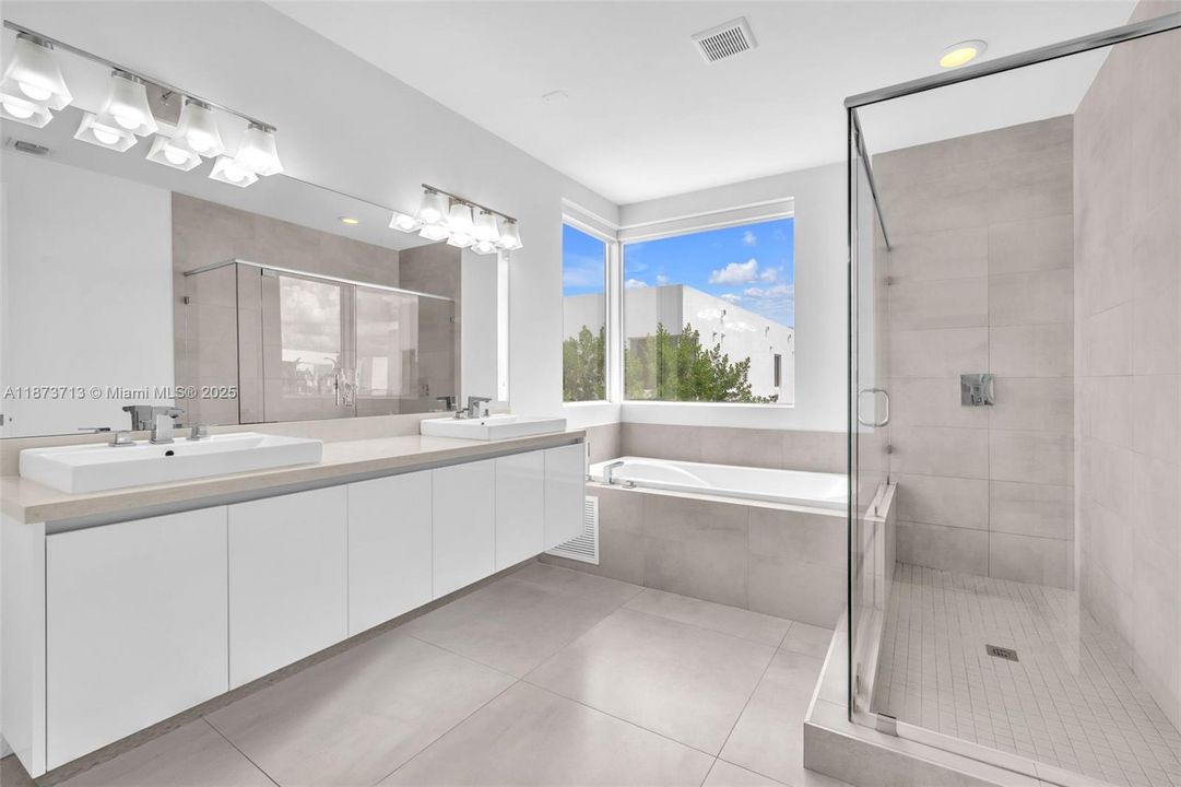 Active With Contract: $1,628,000 (5 beds, 5 baths, 3624 Square Feet)