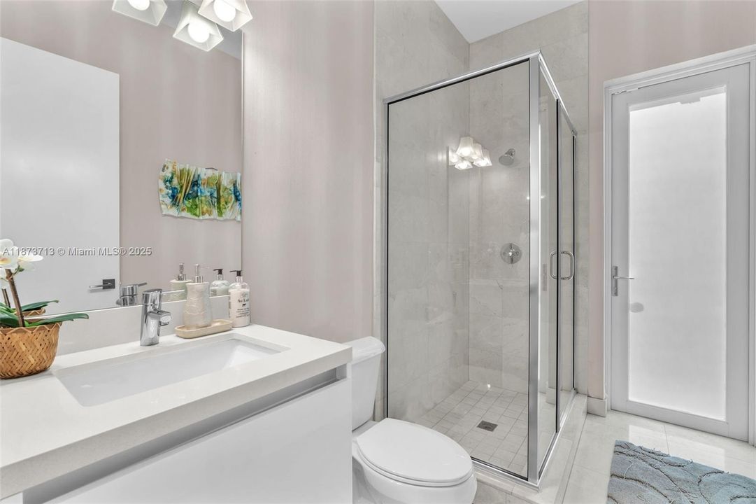 Active With Contract: $1,628,000 (5 beds, 5 baths, 3624 Square Feet)