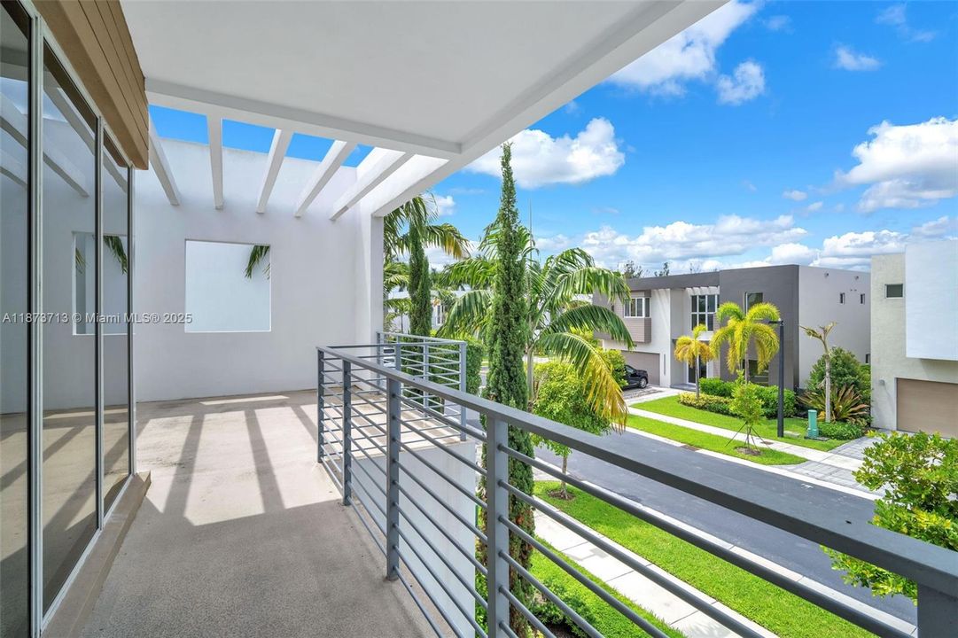 Active With Contract: $1,628,000 (5 beds, 5 baths, 3624 Square Feet)