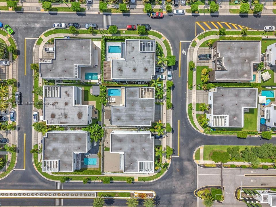 Active With Contract: $1,628,000 (5 beds, 5 baths, 3624 Square Feet)