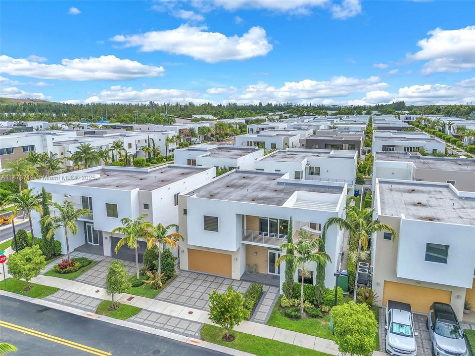 Active With Contract: $1,628,000 (5 beds, 5 baths, 3624 Square Feet)