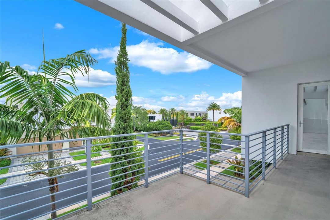 Active With Contract: $1,628,000 (5 beds, 5 baths, 3624 Square Feet)