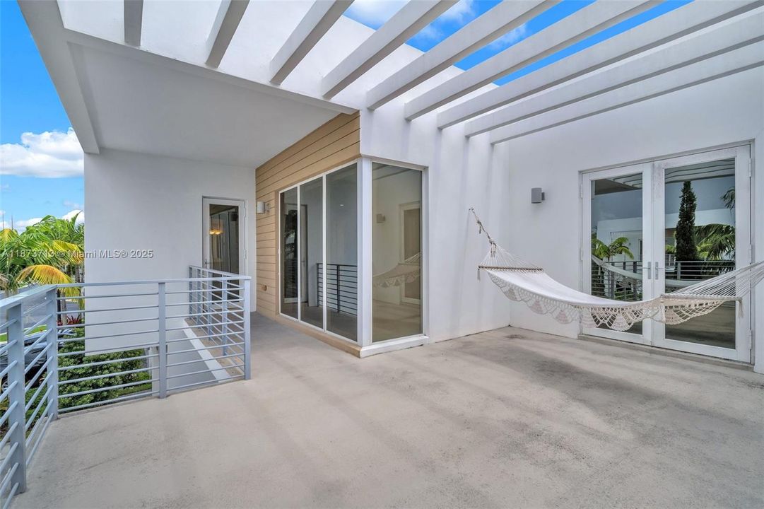 Active With Contract: $1,628,000 (5 beds, 5 baths, 3624 Square Feet)