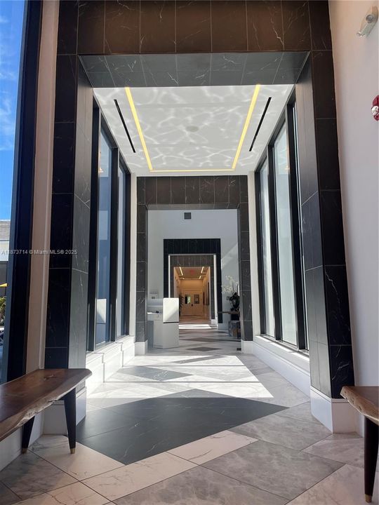 出租: $9,600 (4 贝兹, 3 浴室, 2318 平方英尺)